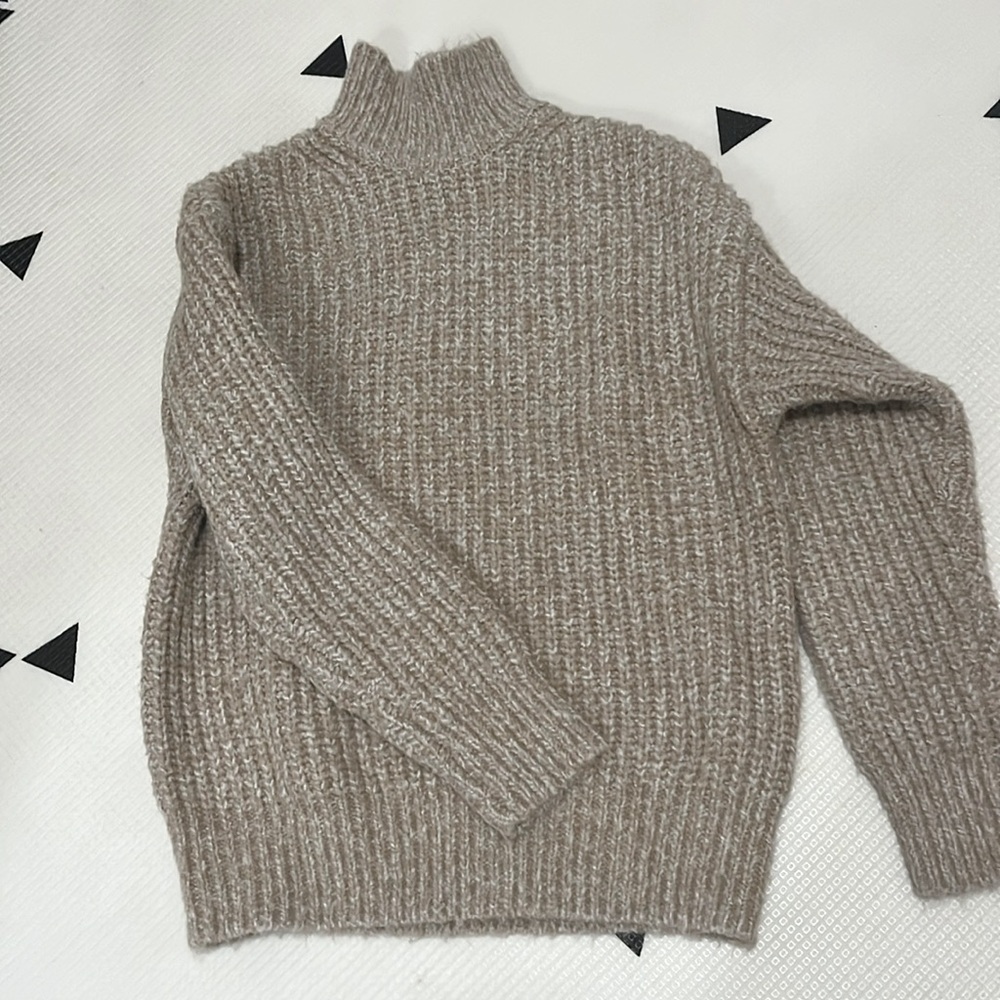 Dynamite Turtleneck Sweater NWOT